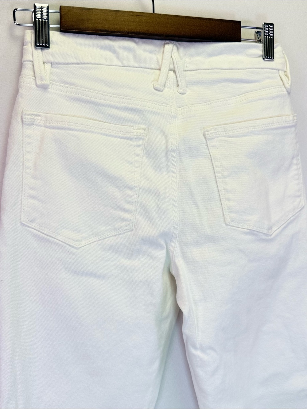 Good American Good Legs White Straight Jeans Raw Hems Women’s Size 4/27 - Picture 7 of 9